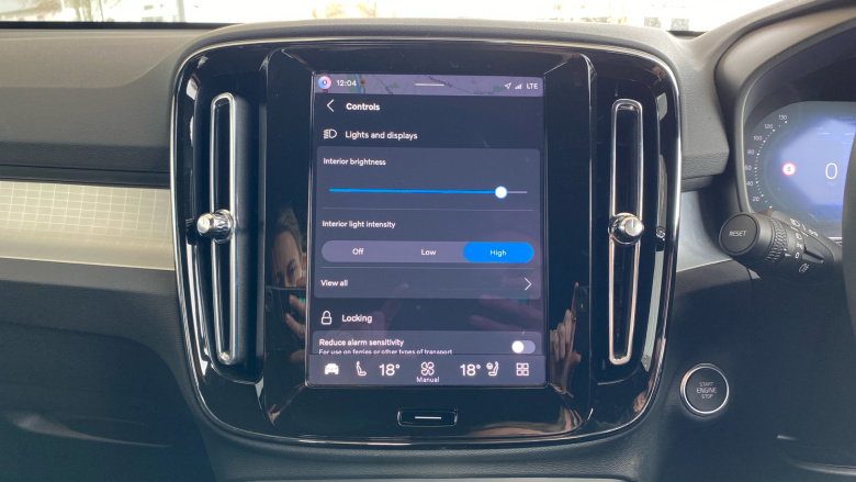 Volvo XC40 2.0 B4P Plus Dark 5dr Auto Petrol Estate